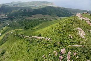 哈登谈背靠背打狼鹿：我们全年在客场的表现都很好 所以一场场来